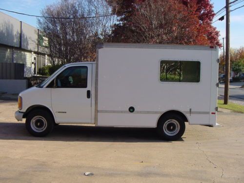 2001 chevy g3500 cargo cutaway step box van ex-gov 6.5l diesel a/c 12k miles!!!