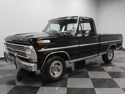 Recently rebuilt 390 v8, awesome-looking black over red, c6 trans, very nice!