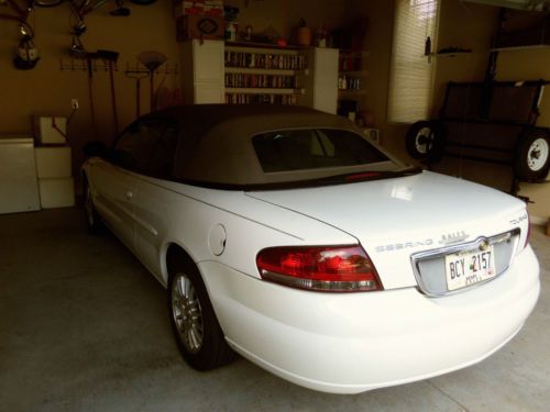 2005 chrysler sebring touring convertible 2-door 2.7l