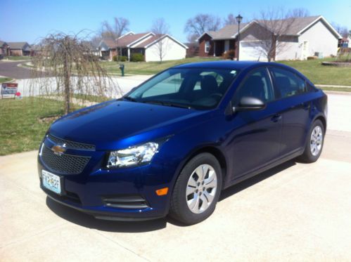 2013 chevrolet cruze ls sedan 4-door 1.8l