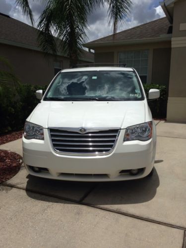 2010 chrysler town &amp; country touring mini passenger van 4-door 3.8l