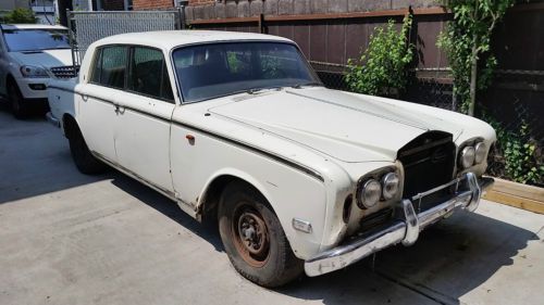 Rolls royce silver shadow