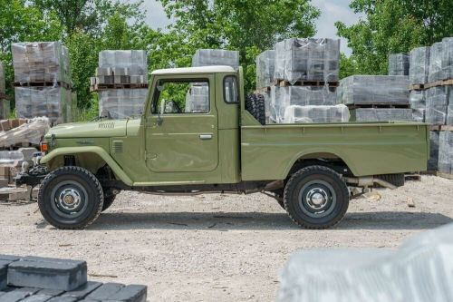 1976 toyota land cruiser fj45 pickup