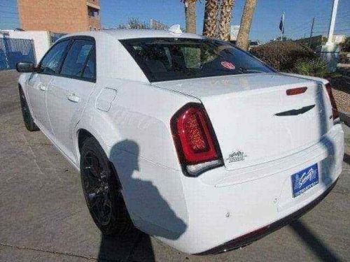 2023 chrysler 300 series touring