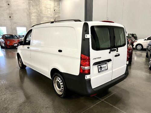 2016 mercedes-benz metris cargo van