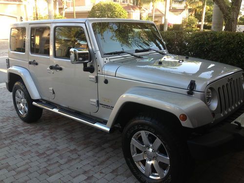 2012 jeep wrangler unlimited sahara sport utility 4-door 3.6l