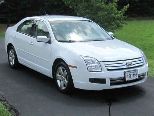 2007 ford fusion se sedan 4-door 2.3l - $7900 must sell!