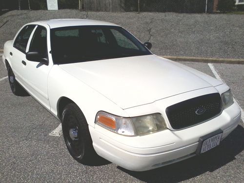 2004 ford crown victoria police interceptor sedan 4-door 4.6l