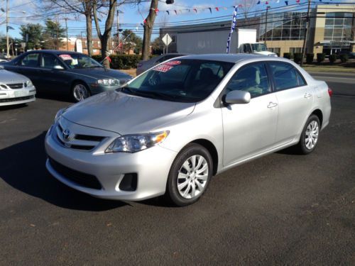 2012 toyota corolla le sedan 4-door 1.8l