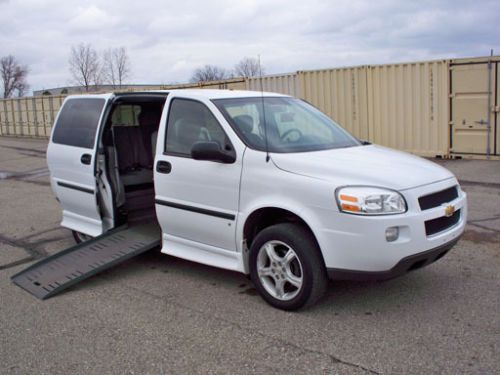 08 chevrolet : uplander braun entervan wheelchair handicap van, 7 pass., nice