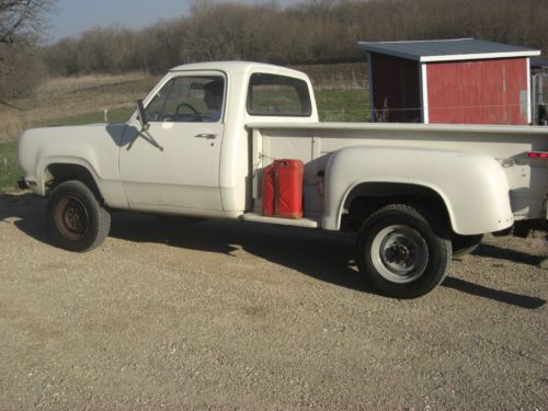 1978 dodge power wagon 4 x 4 manual transmission stepside 8 foot bed step side