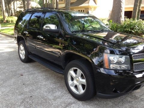 2008 chevy tahoe ltz loaded nav, dvd, heated seats, backup camera and much more