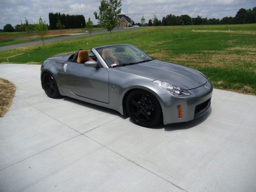 2004 nissan 350z touring convertible 2-door 3.5l, turbo