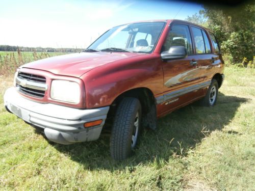 2000 chevrolet tracker suv nice gas saving 2.0l 4x4 4wd low miles no reserve