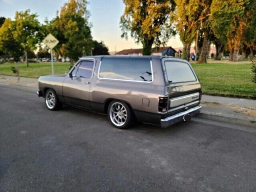 1985 dodge ramcharger se