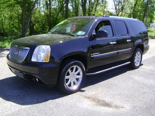 Denali xl,chrome wheels,black,black leather,rear entertainment,navi ,warranty