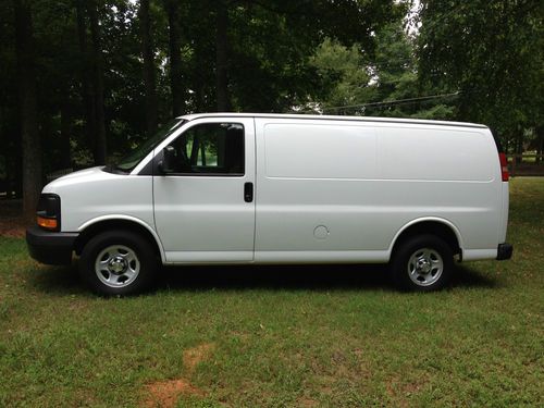 2008 chevy express cargo van with 148,469 miles has vortec v6 engine very clean!