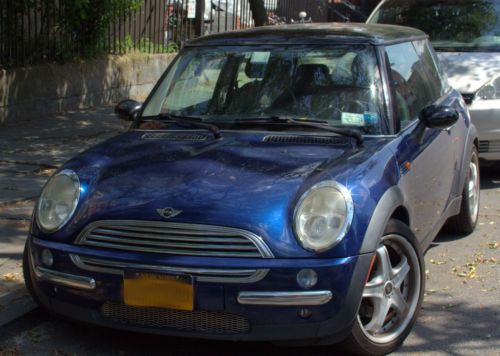 2002 mini cooper base hatchback 2-door 1.6l