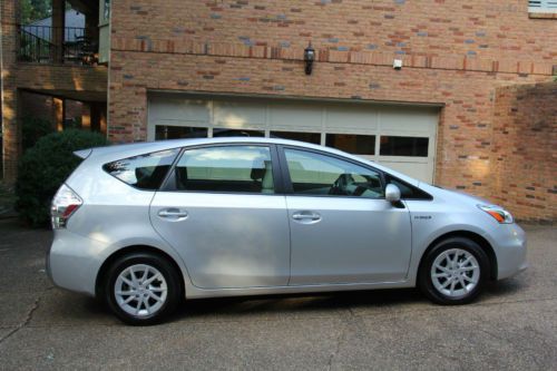 Prius wagon, silver, leather seats, senior adult non-smoker owner