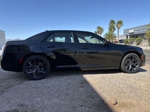 2023 chrysler 300 series touring