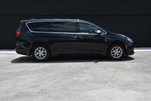 2017 chrysler pacifica lx