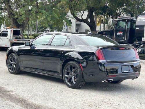 2023 chrysler 300 series s