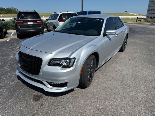 2021 chrysler 300 series touring