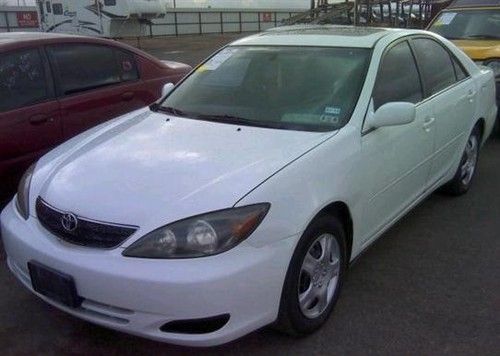 2004 toyota camry se white