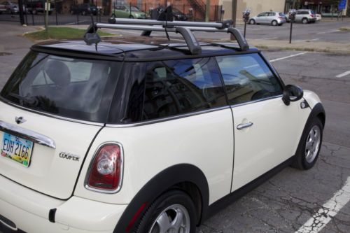 2010 mini cooper hatchback 2-door 1.6l