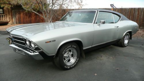 Beautiful restored 1969 chevelle malibu, #s matching, cortez silver!