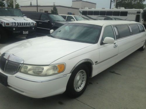 2001 lincoln town car base limousine 4-door 4.6l