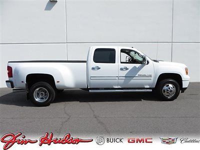 Like new! duramax diesel, leather, dvd, nav, htd./ac seats, bose sound, rear cam