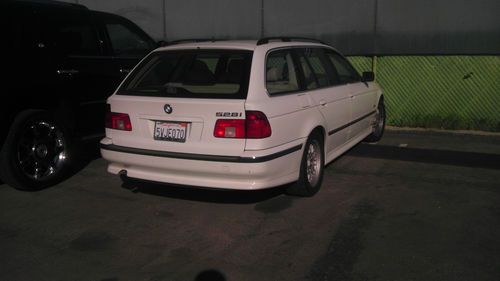 2000 bmw 528i base wagon 4-door 2.8l