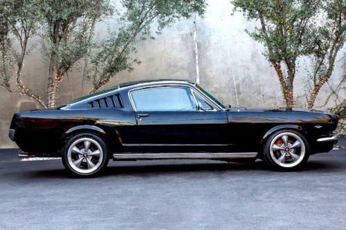 1966 ford mustang