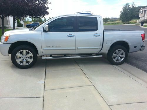 2010 nissan titan se crew cab pickup 4-door 5.6l