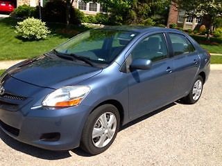 2007 toyota yaris sedan 4-door 1.5l 89,000 miles, at, pw, pdl, cc, cd, cold ac