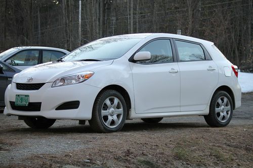 2010 toyota matrix 1.8l, with power options and alloys - auto 45k