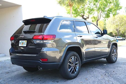 2020 jeep grand cherokee limited w low miles!  free delivery * call 786-328-3187