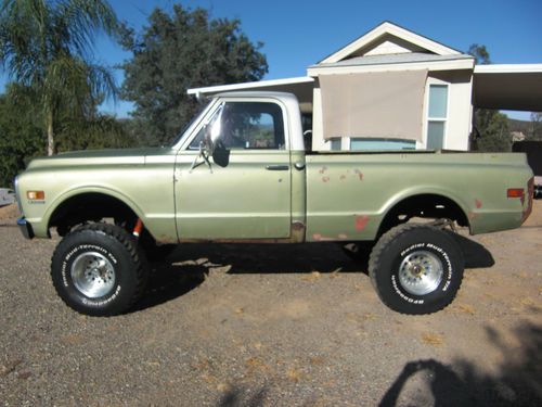 1972 chevy k-10 4 x 4 short bed truck