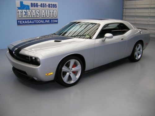 We finance!! 2009 dodge challenger srt-8 hemi 6-speed nav heated seat texas auto