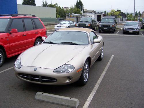 2000 jaguar xk8 base convertible 2-door 4.0l