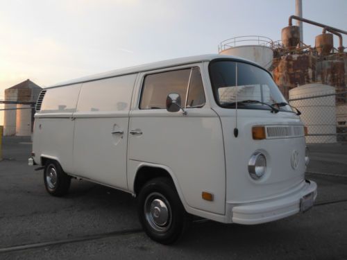 Vw bus 1974 panel/delivery 52k orig. miles restored volkswagen kombi-transporter