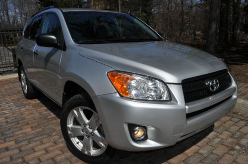 2010 toyota rav-4.no reserve.4x4/awdbase/cruise/cd/abs/salvage/rebuilt