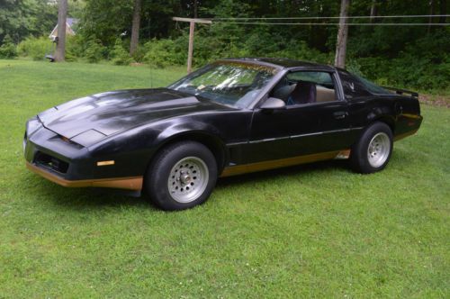 1982 pontiac firebird trans am knight rider t-tops 305 4bbl black/gold kitt