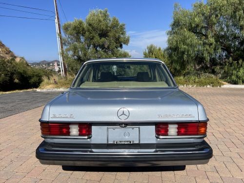 1985 mercedes-benz 300-series dt