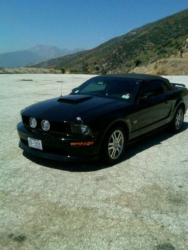 2006 ford mustang gt convertible 2-door 4.6l