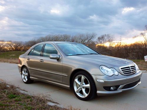 2005 mercedes c230 6-speed, fully loaded, hid, showroom condition, under kbb!