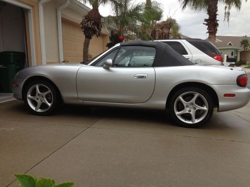 2003 mazda miata base convertible 2-door 1.8l