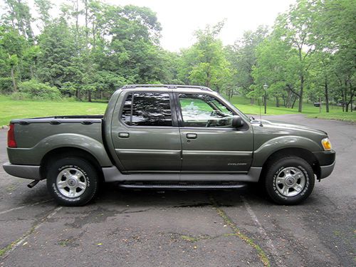 How much does a 2001 ford explorer sport trac weight