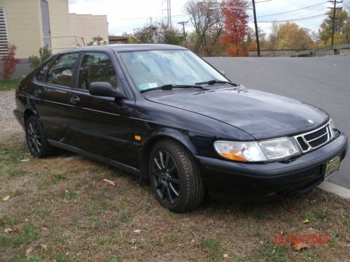 1998 saab 900 s hatchback 4-door 2.3l